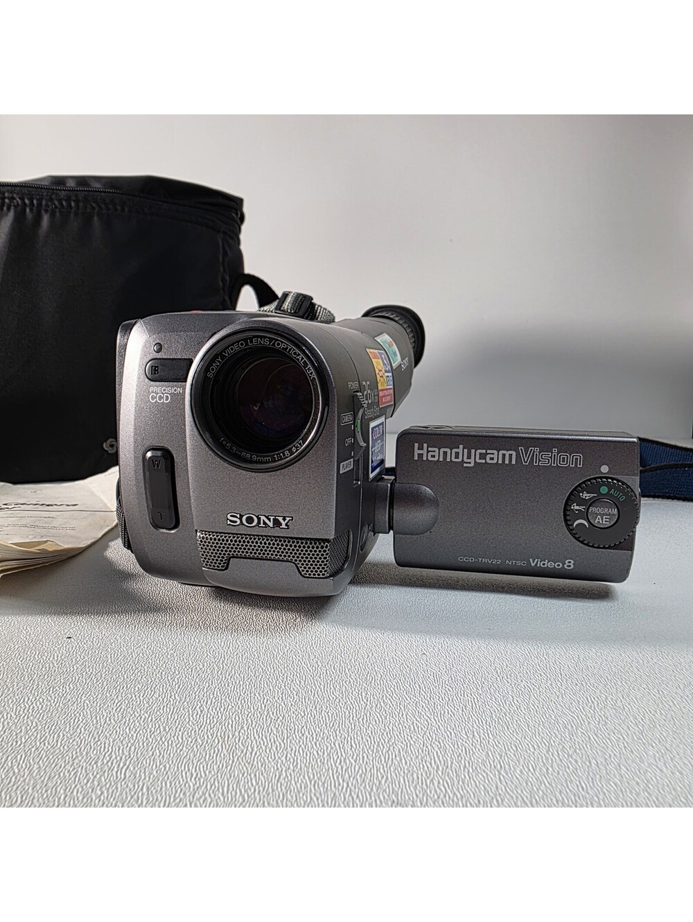 Sony Handycam CCD-TRV22 Video8 Standard Definition Camcorder (Gray) Bundle